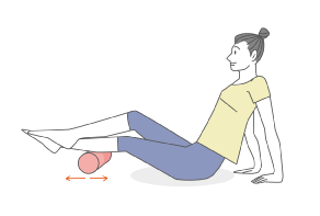 フォームローラーを使って筋膜リリースをする様子